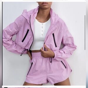 ZARA Coord set CROPPED
RAINCOAT WITH ZIPPERS AND SHORT SET BLOGGERS FAVORITE